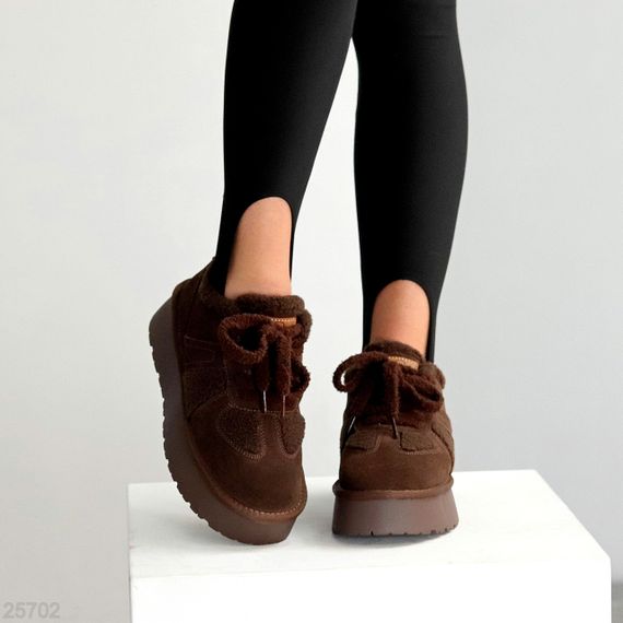 Замшеві Шоколадні кросівки уггі з хутром Тедді на потовщеній підошві | Зображення 5