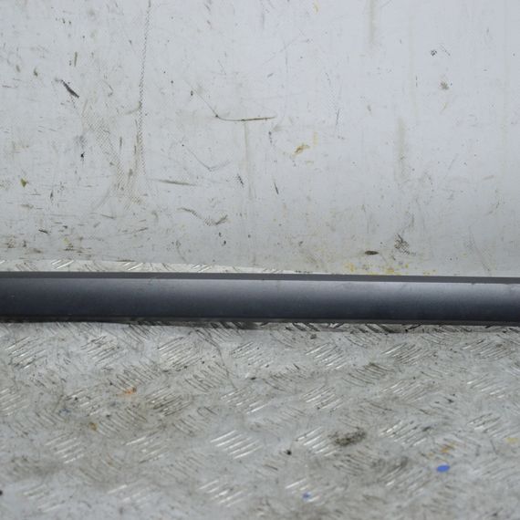 Накладка передніх лівих дверей Renault Laguna III 2007-2015 Молдинг дверей передній лівий Рено 808730001R | Зображення 2