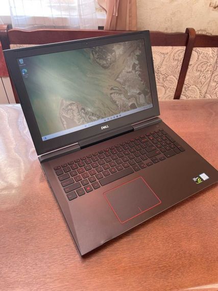 Игровой ноутбук Dell Inspiron 15 Gaming 7577 / 15.6" (1920x1080) IPS / Intel Core i5-7300HQ (4 ядра по 2.5 - 3.5 GHz) / 16 GB DDR4 / 256 GB SSD / nVidia GeForce GTX 1060, 6 GB GDDR5, 192-bit / WebCam б/у | Зображення 1
