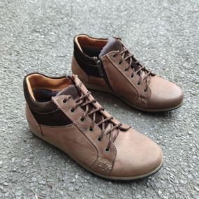 Коричневі черевики з натурального нубуку 43 розмір