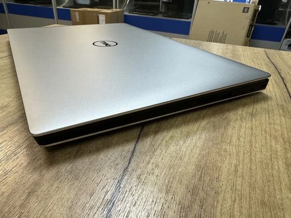 Ноутбук Dell Precision 5520 15.6" FHD IPS i7 6820HQ/8Gb/256Gb SSD/Quadro M1200 Б/У | Зображення 5