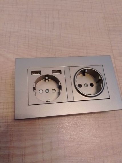 Внутрішня розетка подвійна з USB 250 В/16 А | Зображення 2