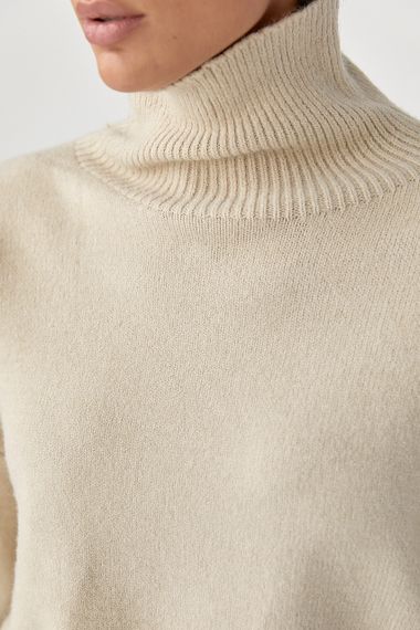 Теплий вільний гольф з розрізами внизу - бежевий цвет, ONE SIZE (є розміри) | Зображення 3