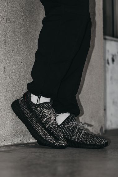 Кроссовки Yeezy Boost 350 v2 Black (Шнурки рефлектив) , Вьетнам 0001 43 | Зображення 8