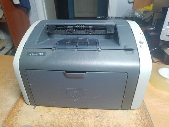 Принтер HP LaserJet 1010 / Лазерная монохромная печать / 600x600 dpi / A4 / 14 стр/мин / USB 2.0 б/у | Зображення 1