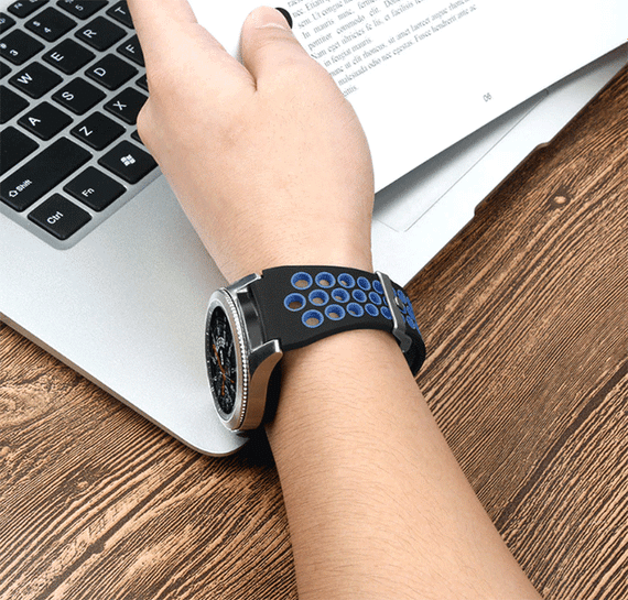 Спортивный ремешок с перфорацией для часов Samsung Galaxy Watch 46 mm SM-R800 - Black&Blue | Зображення 4