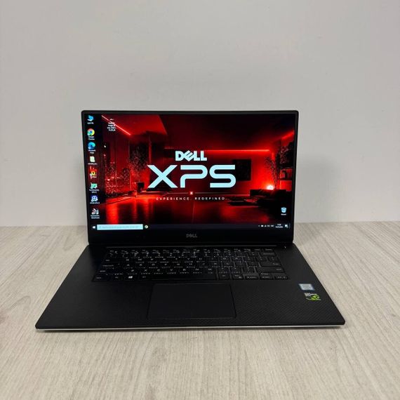 Игровой ноутбук Dell XPS 9560 / 15.6" (1920x1080) IPS / Intel Core i7-7700HQ (4 (8) ядра по 2.8 - 3.8 GHz) / 8 GB DDR4 / 256 GB SSD / nVidia GeForce GTX 1050, 4 GB GDDR5, 128-bit / WebCam б/у | Зображення 1