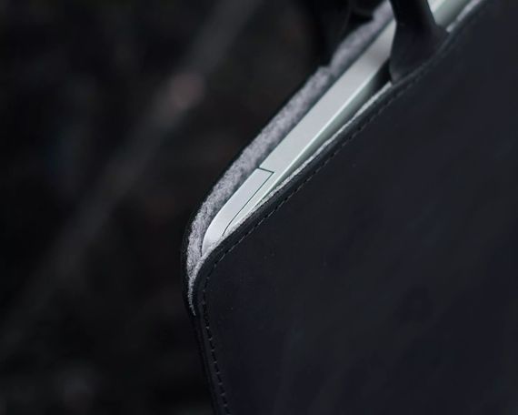 Чохол для ноутбука вінтажний Incarne Stem MacBook Pro 16" 2019-2025 stem-black-vintage-pro-16 чорний | Зображення 1