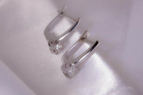 Сережки из белого золота с бриллиантами