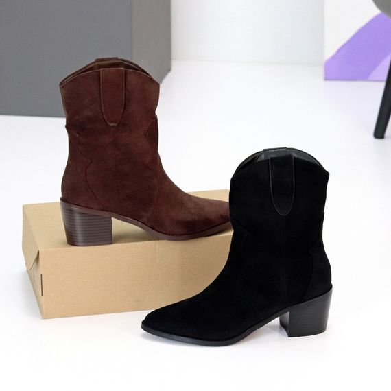 Чорні замшеві черевики козаки на флісі на середньому підборі | Зображення 9