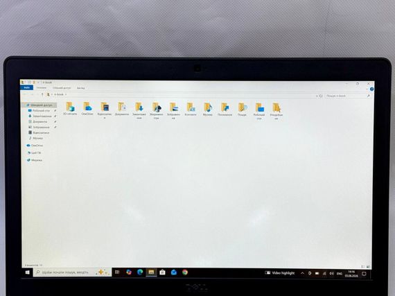 Ноутбук Б-клас Dell Latitude 5580 / 15.6" (1920x1080) IPS / Intel Core i5-6300U (2 (4) ядра по 2.4 - 3.0 GHz) / 16 GB DDR4 / 256 GB SSD / Intel HD Graphics 520 / WebCam / Windows 10 Pro б/в | Зображення 2