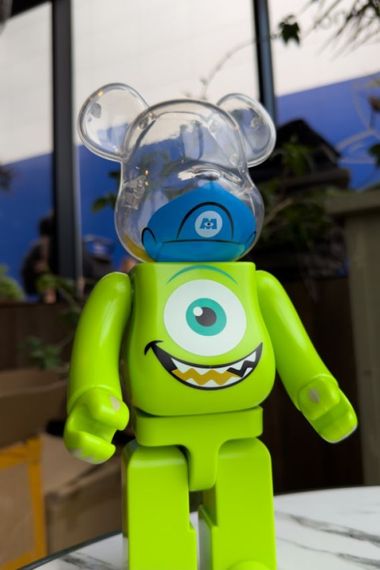 Bearbrick Disney Pixar Monsters дизайнерська статуетка ведмідь Беарбрік 28 см mb028 зелена | Зображення 1