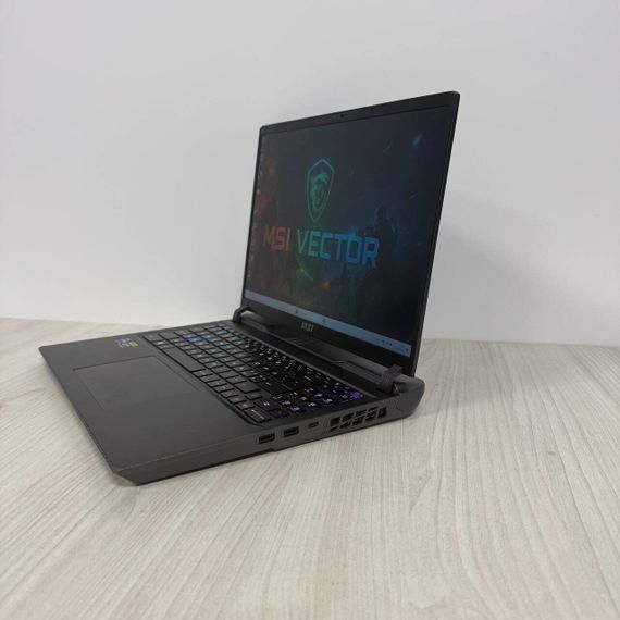 Игровой ноутбук Б-класс MSI Vector GP68HX 12VH / 16" (1920x1200) IPS / Intel Core i9-12900HX (16 (24) ядер по 3.6 - 5.0 GHz) / 32 GB DDR5 / 1000 GB SSD NVMe / nVidia GeForce RTX 4080, 12 GB GDDR6, 192-bit / WebCam б/у | Зображення 4
