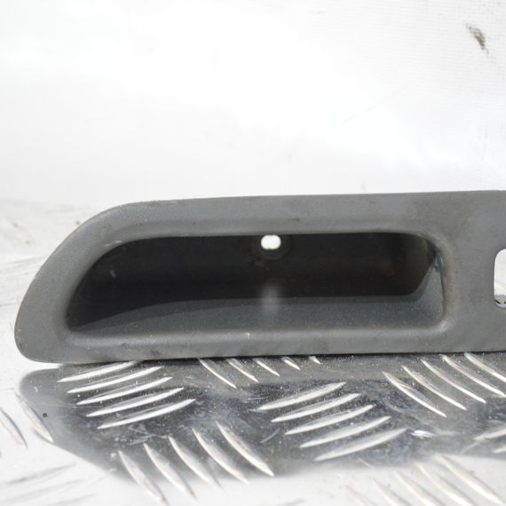 Накладка кнопки склопідйомника правих дверей Opel Agila A 2000-2007 Накладка правих дверей внутрішня Опель Агіла А 192552 | Зображення 1