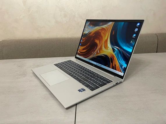 Ультрабук HP EliteBook 860 G9 / 16" (1920x1200) IPS / Intel Core i5-1245U (10 (12) ядер по 1.2 - 4.4 GHz) / 16 GB DDR5 / 500 GB SSD M.2 / Intel Iris Xe Graphics / WebCam / HDMI б/в | Зображення 2
