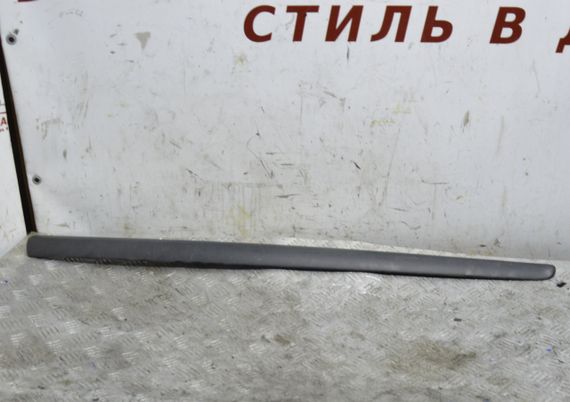 Молдинг передніх правих дверей Peugeot 207 2006-2012 Накладка дверей передня права Пежо 207 9680147877