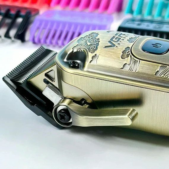 Машинка для стрижки VGR V-005 • Аккумуляторная машинка для волос и бороды VGR V-005 с LED-дисплеем, 4 скоростями и 8 насадками | Зображення 5
