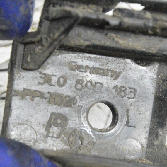 Кронштейн переднього бампера лівий Volkswagen Passat B6 2005-2010 Кріплення бампера Фольксваген 3C0807183 | Зображення 2