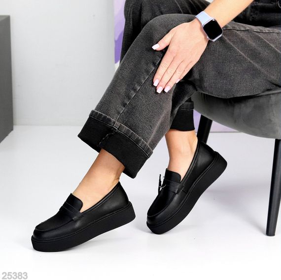 Актуальные черные кожаные лоферы на утолщенной подошве | Зображення 8