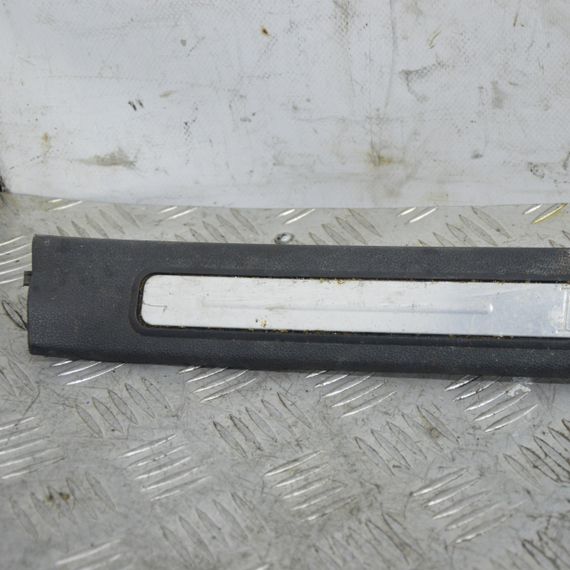 Накладка порога передня права Mercedes W169 W245 2004-2012 Молдинг порога правий Мерседес A1696800074 | Зображення 1