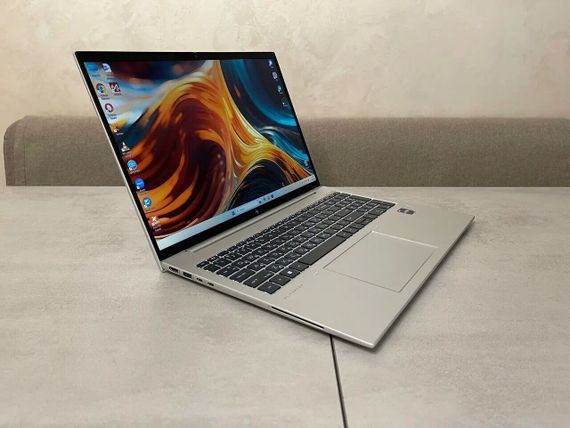 Ультрабук HP EliteBook 860 G9 / 16" (1920x1200) IPS / Intel Core i5-1245U (10 (12) ядер по 1.2 - 4.4 GHz) / 16 GB DDR5 / 500 GB SSD M.2 / Intel Iris Xe Graphics / WebCam / HDMI б/у | Зображення 3