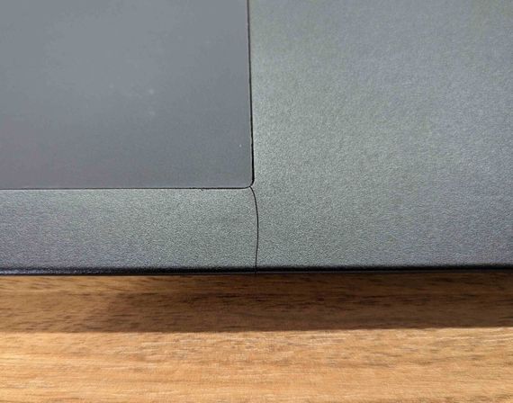 Ультрабук Б-клас Lenovo ThinkPad L580 / 15.6" (1366x768) TN / Intel Core i7-8550U (4 (8) ядра по 1.8 - 4.0 GHz) / 16 GB DDR4 / 256 GB SSD / Intel UHD Graphics 620 / WebCam / Windows 10 б/в + Подарунок Бездротова миша / USB | Зображення 2