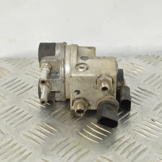 Регулятор тиску палива 1.4 TSI Volkswagen Caddy Passat B6 Touran 2006-2015 Клапан тиску палива Фольксваген 3C0906011E