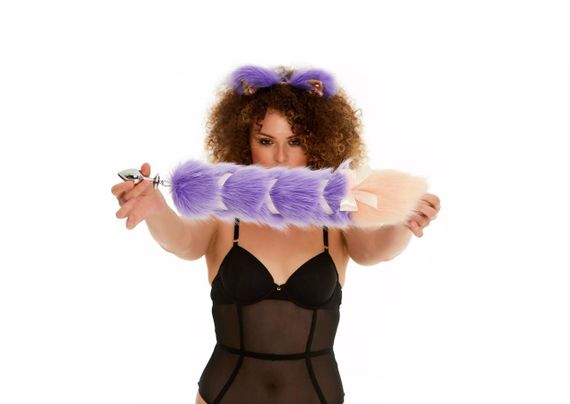 Анальний хвіст зі стрічкою без пробки, Фіолетовий з персиковим кінчиком, OKOVA 50 см. Sex Aura | Зображення 2