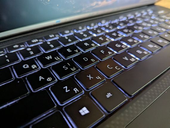 Мобильная рабочая станция Dell Precision 5560 / 15.6" (1920x1200) IPS / Core i7-11800H (8 (16) ядер по 2.3 - 4.6 GHz) / 32 GB DDR4 / 512 GB SSD / Quadro T1200, 4 GB / WebCam / TouchID / Windows 11 б/у + Подарок  Беспроводная мышь USB | Зображення 5