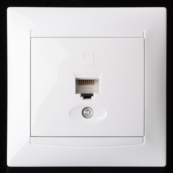 Розетка компьютерная белая KB-1PC wh