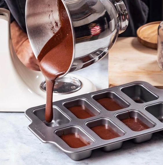 Форма для випікання кексів KitchenAid СС006068-001 38.7х24.4х4 см сіра | Зображення 4