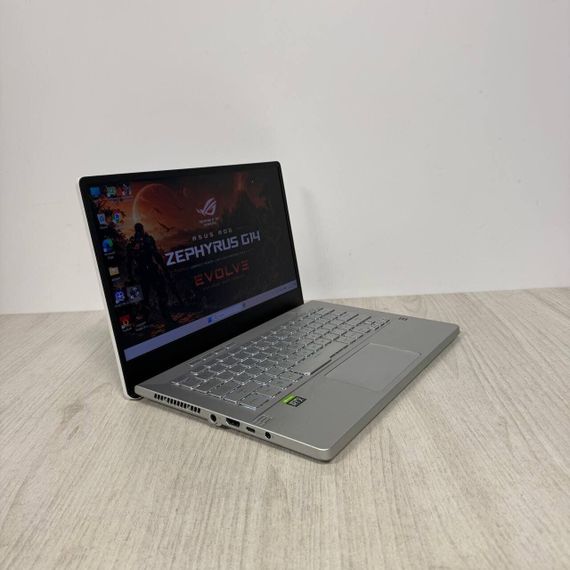 Ігровий ноутбук Asus ROG Zephyrus G14 GA401QM / 14" (1920x1080) IPS / AMD Ryzen 7 5800HS (8 (16) ядер по 2.8 - 4.4 GHz) / 16 GB DDR4 / 512 GB SSD / nVidia GeForce RTX 3060, 6 GB GDDR6, 192-bit б/в | Зображення 3