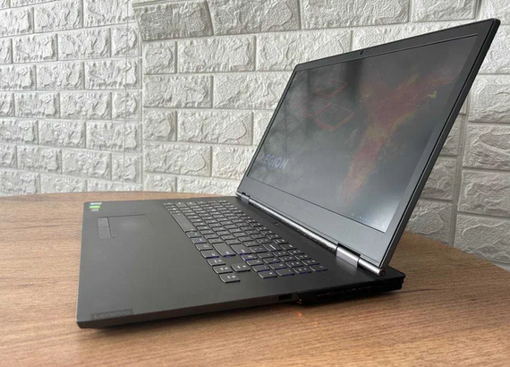 Ноутбук Lenovo Legion Y740 17.3" 144Hz i7 9750H 16Gb SSD 512Gb RTX 2080 MaxQ Б/В | Зображення 1