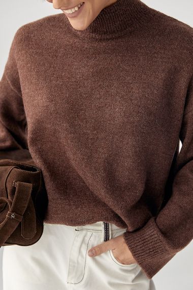 Теплий жіночий светр із широкими рукавами - коричневий цвет, ONE SIZE (є розміри) | Зображення 3