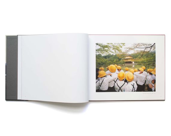 Книга лучшие фотографы мира работы Мартина Парра Martin Parr "Small World" подарочные книги для фотографов | Зображення 2