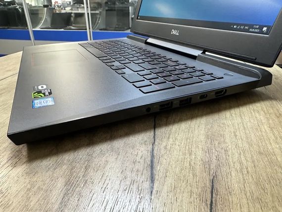Ноутбук Dell 7577 15.6" FHD IPS i7 7700HQ/16Gb/SSD+HDD/GTX 1060 -6Gb  Б/В | Зображення 2