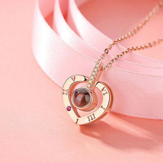 Кулон у формі серця з проекцією "I love you" на 100 мовах світу / Жіночий кулон з ланцюжком / Підвіска на шию | Зображення 5