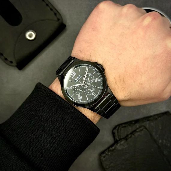 Чоловічий годинник Casio MTP-V300B-1A | Зображення 1