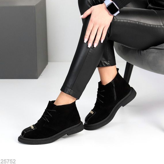 Дизайнерські чорні замшеві зимові черевики з глянсовою вставкою | Зображення 7
