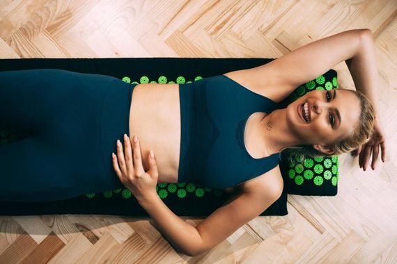 Килимок акупунктурний 4yourhealth Elite Line 0057 з подушкою чорно-зелений 120*40см | Зображення 5