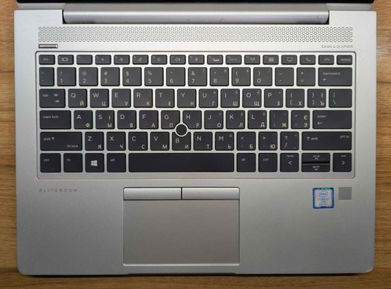 Ультрабук Б-класс HP EliteBook 830 G5 / 13.3" (1920x1080) IPS Touch / Intel Core i7-8650U (4 (8) ядра по 1.9 - 4.2 GHz) / 16 GB DDR4 / 512 GB SSD / Intel UHD Graphics 620 / Fingerprint / WebCam / Windows 10 б/у | Зображення 3