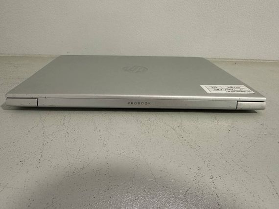 Ультрабук Б-класс HP ProBook 430 G6 / 13.3" (1366x768) TN / Intel Core i3-8145U (2 (4) ядра по 2.1 - 3.9 GHz) / 8 GB DDR3 / 128 GB SSD / Intel UHD Graphics / WebCam / HDMI б/у | Зображення 1