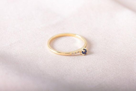Кольцо из желтого золота с сапфирами и бриллиантами | Зображення 3