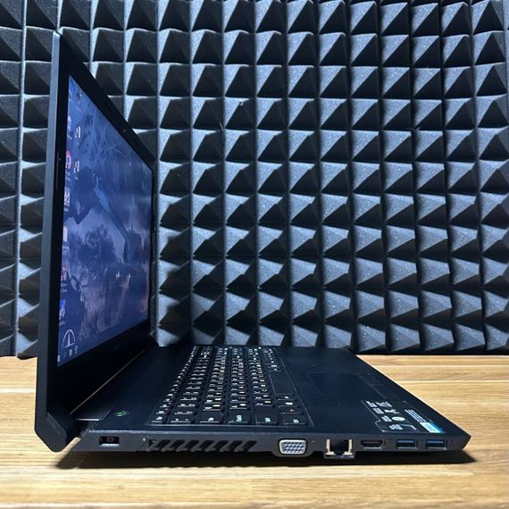 Ноутбук Б-клас Lenovo B50-45 / 15.6" (1366x768) TN / AMD E1-6010 (2 ядра по 1.35 GHz) / 8 GB DDR3 / 128 GB SSD / AMD Radeon R2 Graphics / WebCam / DVD-ROM / Win 10 б/в | Зображення 4