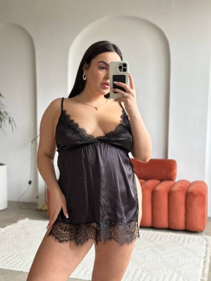Атласний короткий пеньюар з мереживними краями  PLUS SIZE | Зображення 2