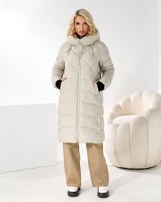 Пуховик бежевий жіночий теплий та довгий