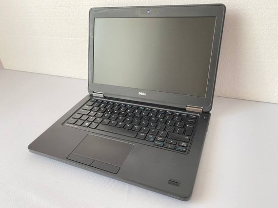 Нетбук Б-класс Dell Latitude E5250 / 12.5" (1366x768) TN / Intel Core i5-5300U (2 (4) ядра по 2.3 - 2.9 GHz) / 8 GB DDR3 / 240 GB SSD / Intel HD Graphics 5500 / WebCam / HDMI б/у | Зображення 2