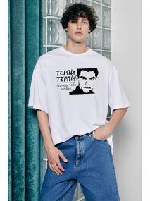 Футболка з мерчем