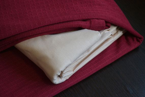 Комплект постельного белья с вафельным пледом La Romano Soft Pique 230×250, Бордовый | Зображення 2