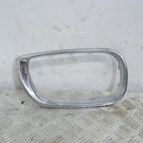 Кріплення під решітку радіатора BMW 3 E46 Решітка радіатора БМВ е46 BM07010 BM070101